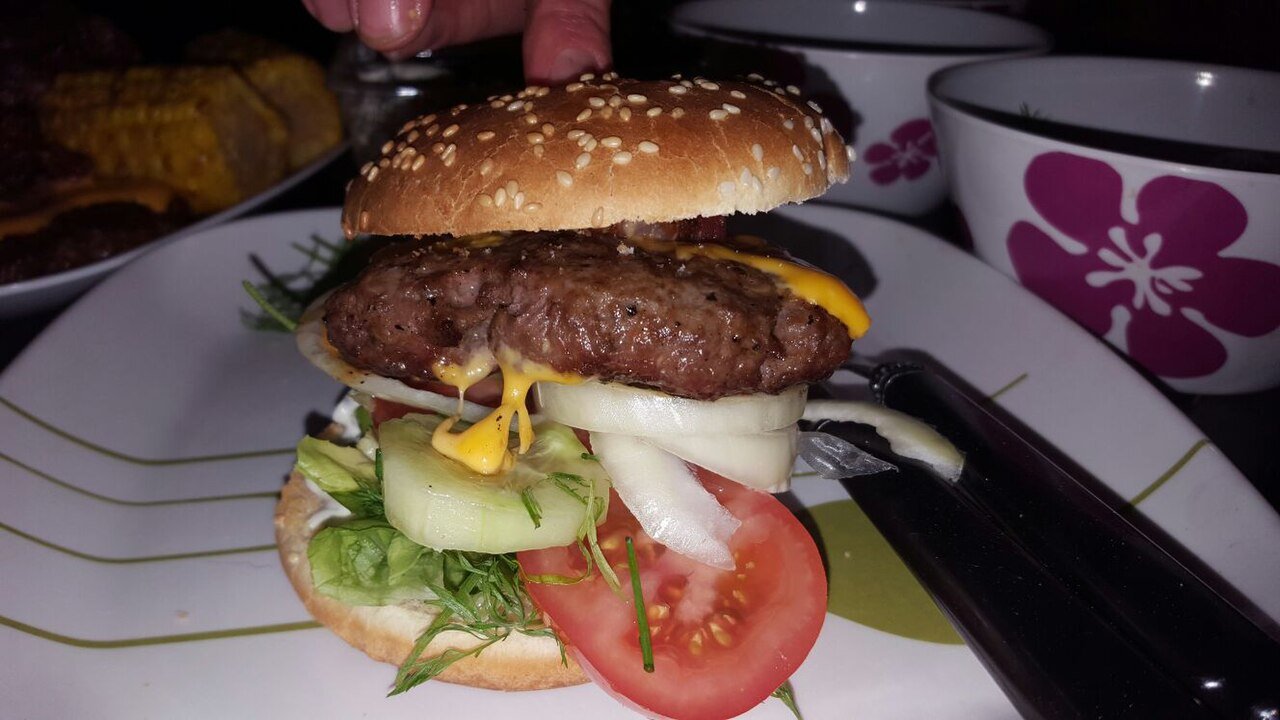 Hamburger20-201.jpg Blue Cheese Burger - Image 1