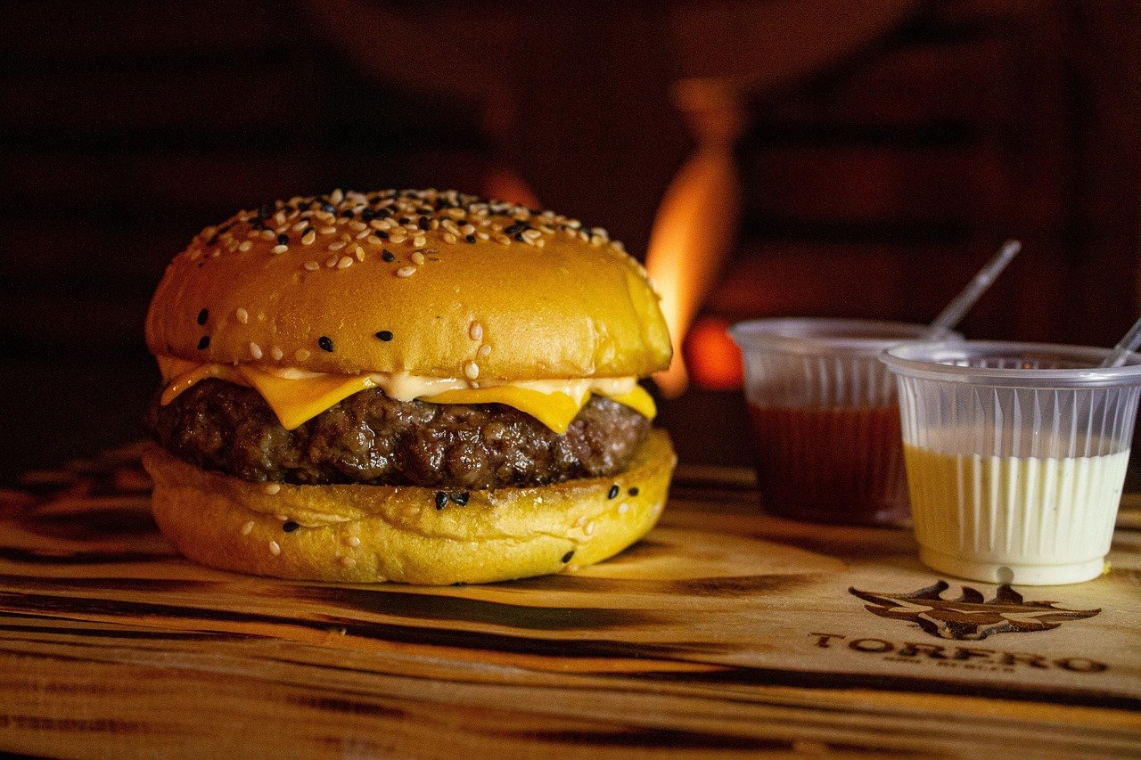 hamburger, snack, cheeseburger, hamburger, hamburger, hamburger, cheeseburger, cheeseburger, cheeseburger, cheeseburger, cheeseburger